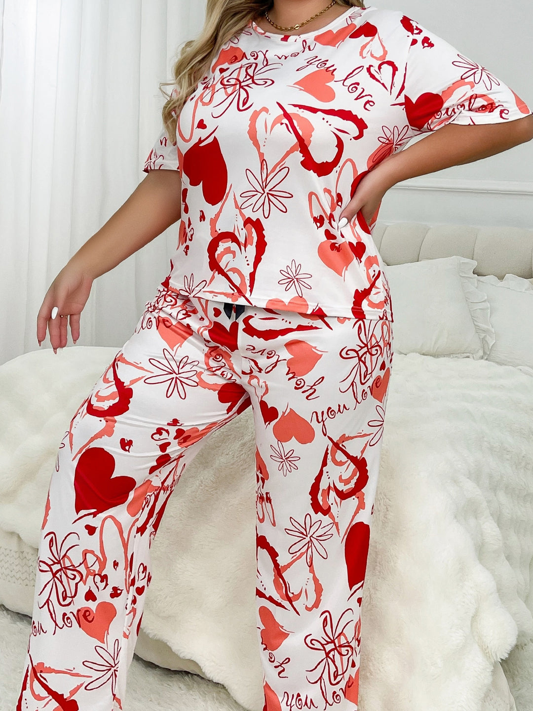 Women's Valentine's Day Trendy Pajamas Set, Plus Size Heart & Graffiti Print Short Sleeve Top & Pants Lounge 2pcs Set