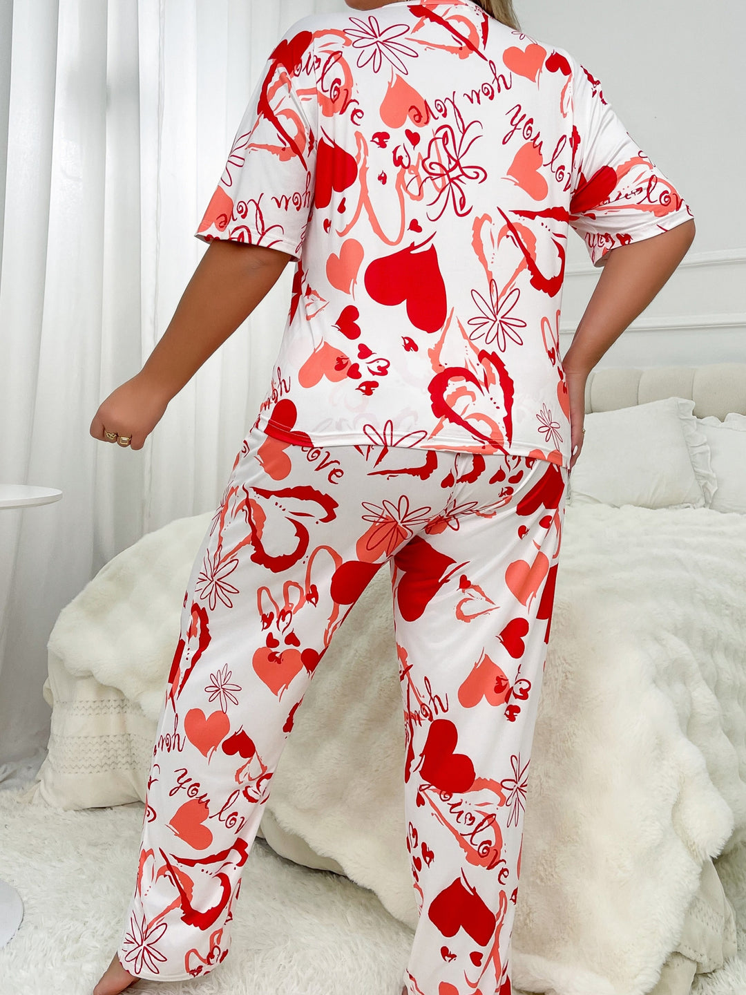 Women's Valentine's Day Trendy Pajamas Set, Plus Size Heart & Graffiti Print Short Sleeve Top & Pants Lounge 2pcs Set