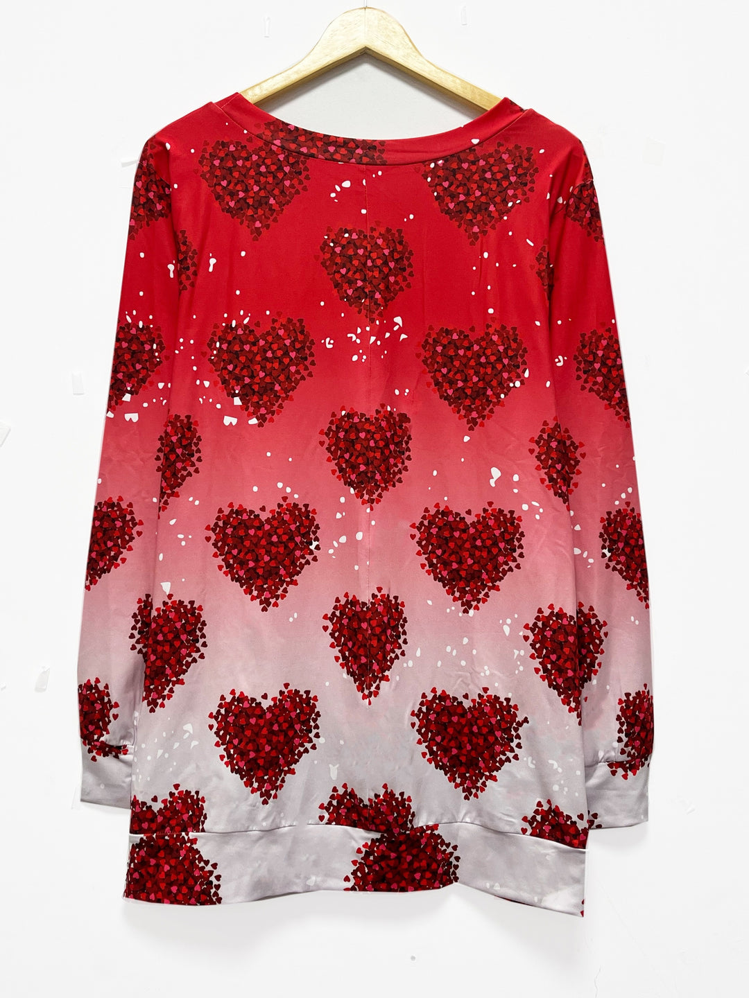 Plus Size Casual Top, Women's Plus Heart & Ombre Print Long Sleeve Round Neck Top