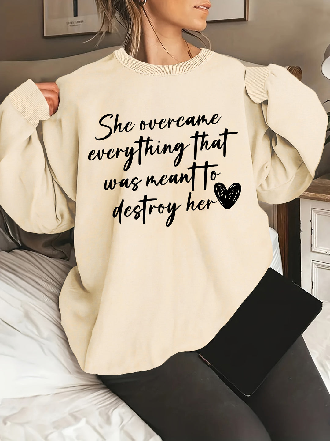 Plus Size Heart & Letter Print Sweatshirt, Casual Long Sleeve Crew Neck Sweatshirt, Women's Plus Size Clothing