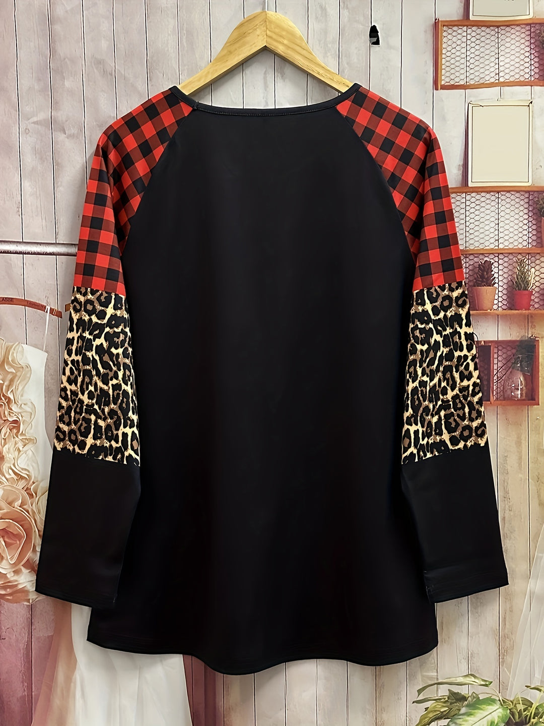 Plus Size Casual T-shirt, Women's Plus Leopard & Plaid Heart Print Long Sleeve Round Neck Slight Stretch T-shirt