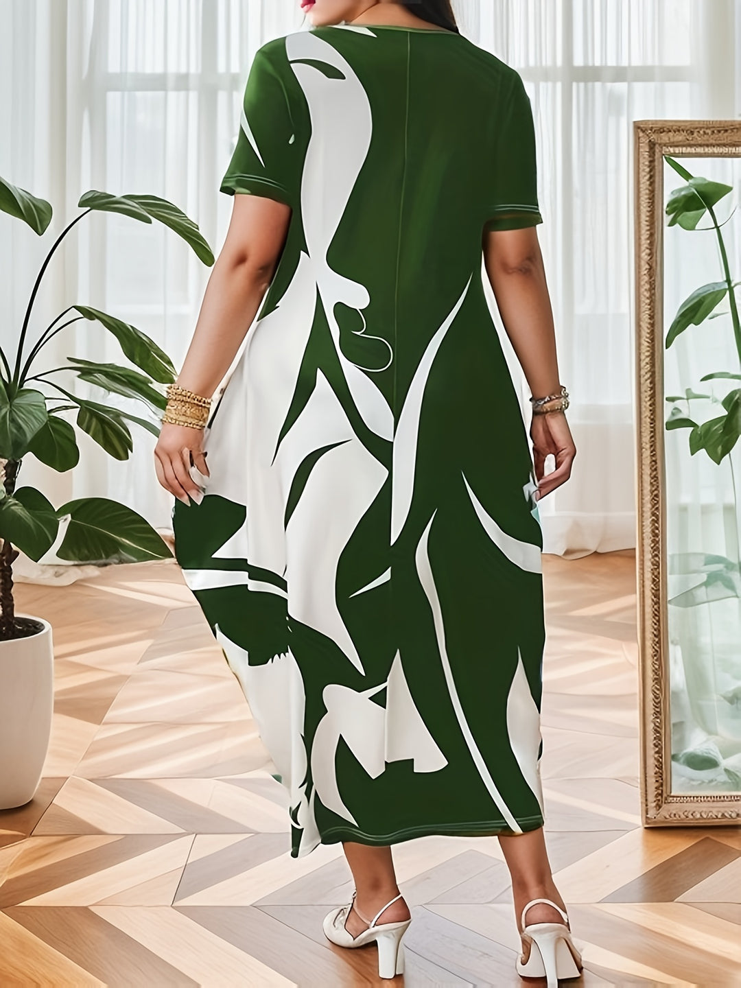 Plus Size Elegant Dress, Women's Plus Abstract Print Short Sleeve Round Neck Baggy Dress