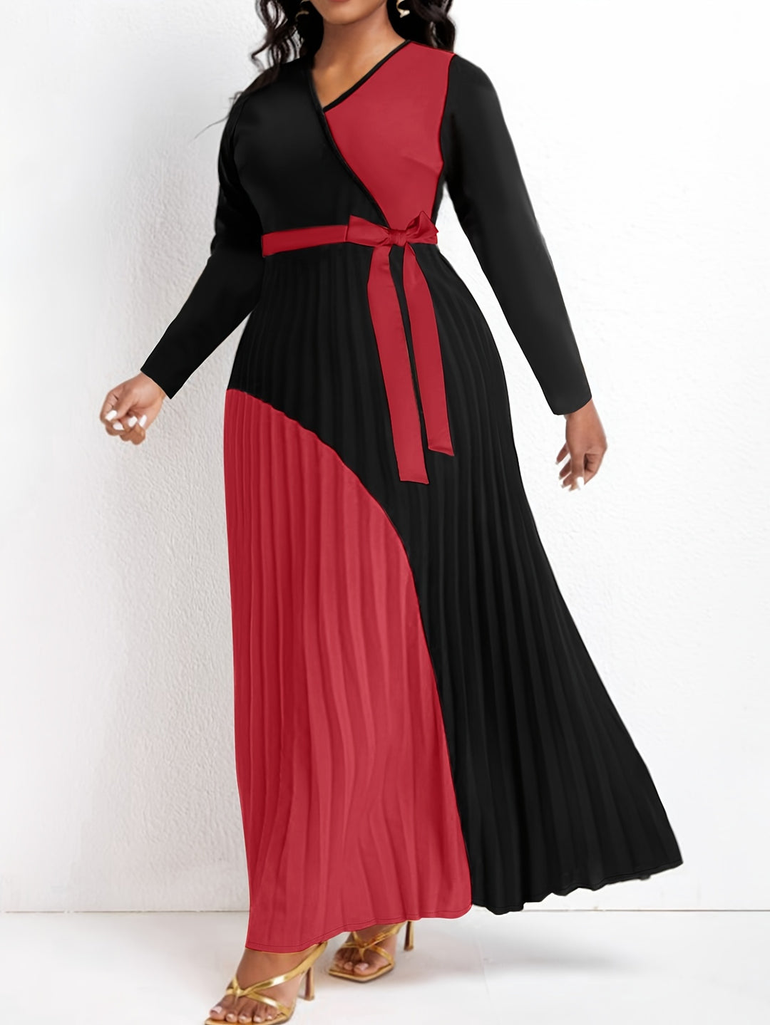 Plus Size Casual Dress, Women's Plus Colorblock Long Sleeve Surplice Neck Pleated Maxi Dress With Belt