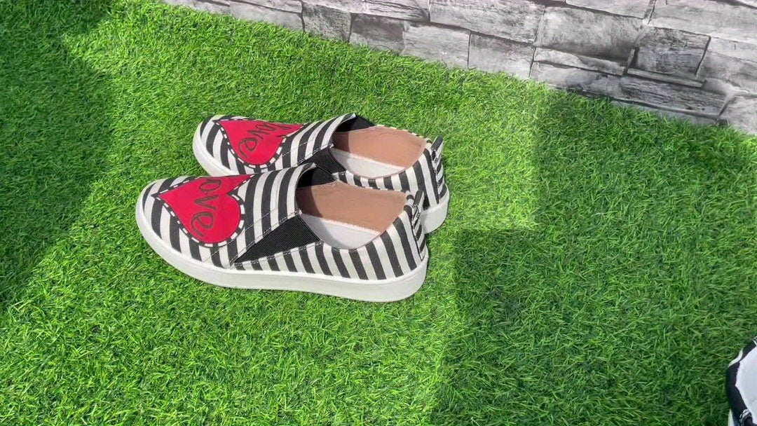 Women's Heart & Striped Print Laofers, Slip On Lightweight Soft Sole Casual Shoes, Valentine's Day Canvas Travel Shoes