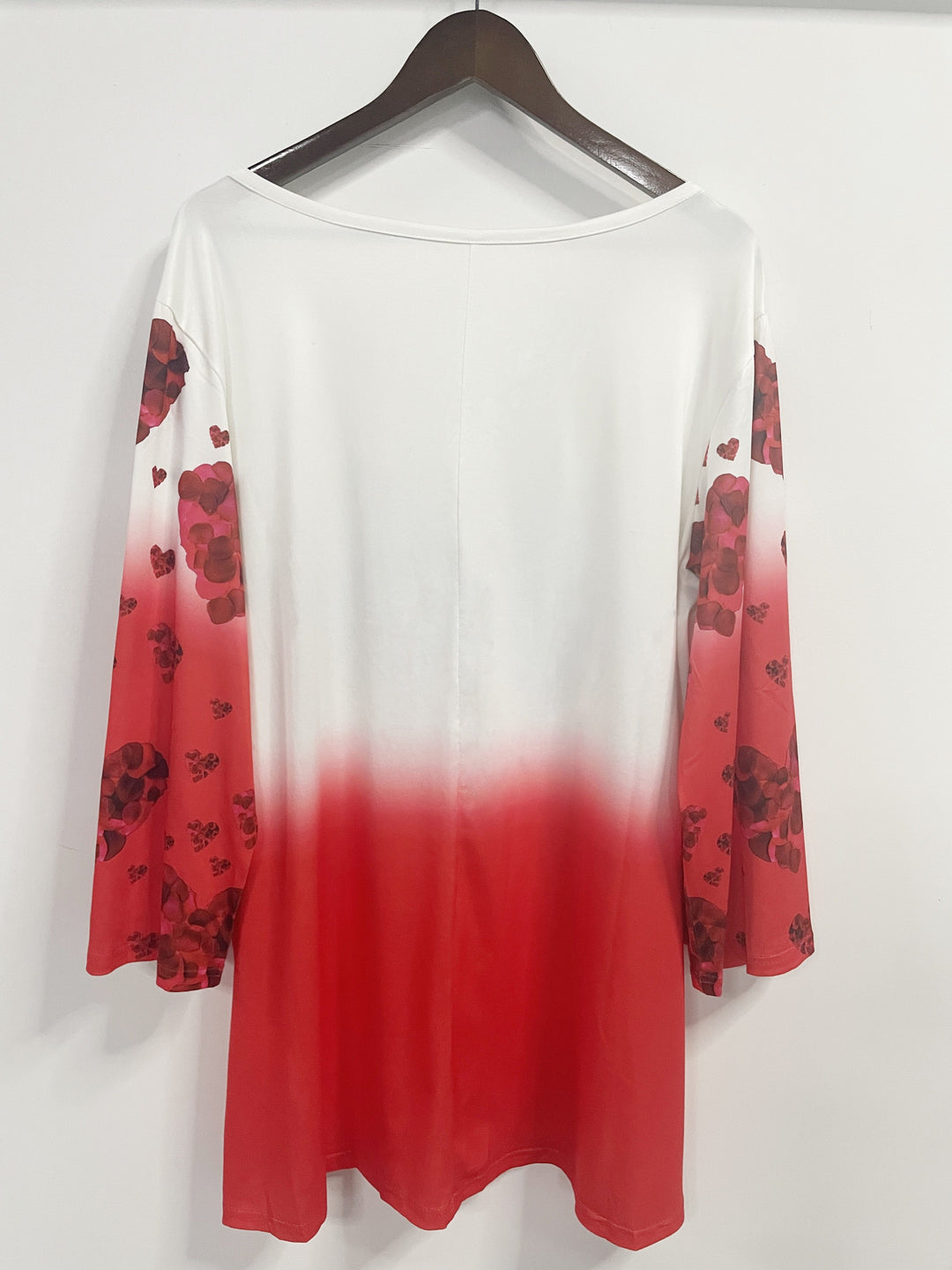 Plus Size Heart Print Top, Valentine's Day V Neck 3/4 Sleeve Top, Women's Plus Size Clothing