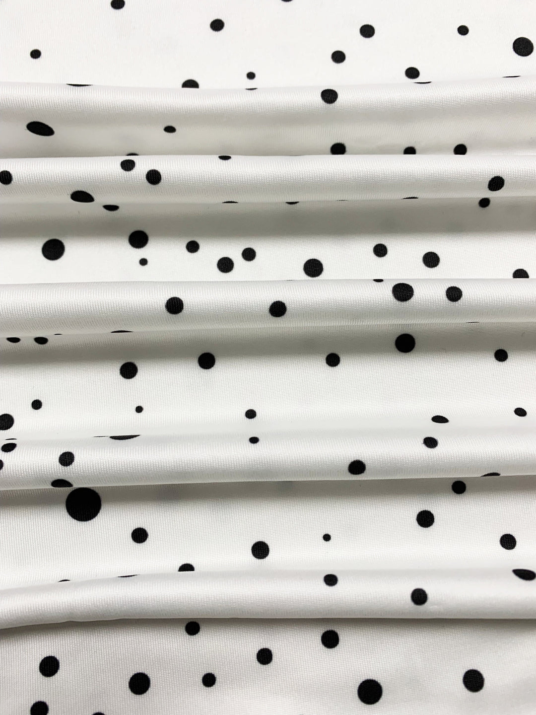 Plus Size Valentine's Day T-shirt, Women's Plus Heart & Rose & Dot Print Long Sleeve Round Neck Loose Fit T-shirt