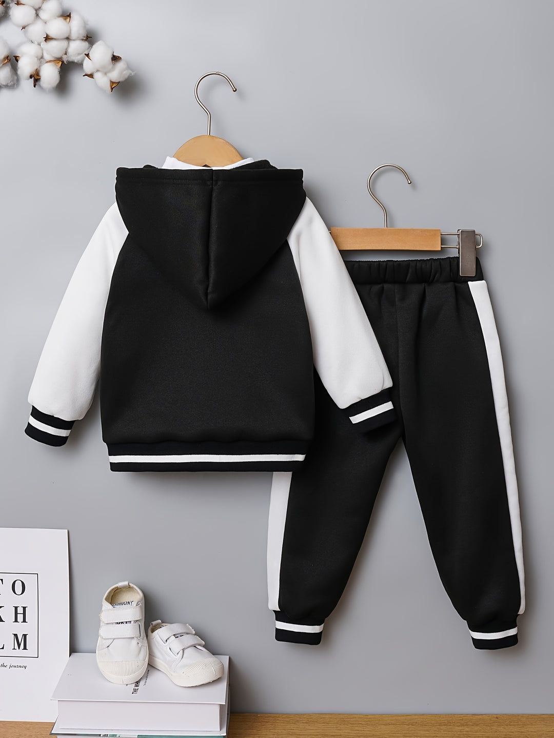 2pcs Boys K Print Long Sleeve Color Block Drop Shoulder Varsity Baseball Hooded Jacket&Casual Pants Outfit, Kids Clothing For Spring Fall