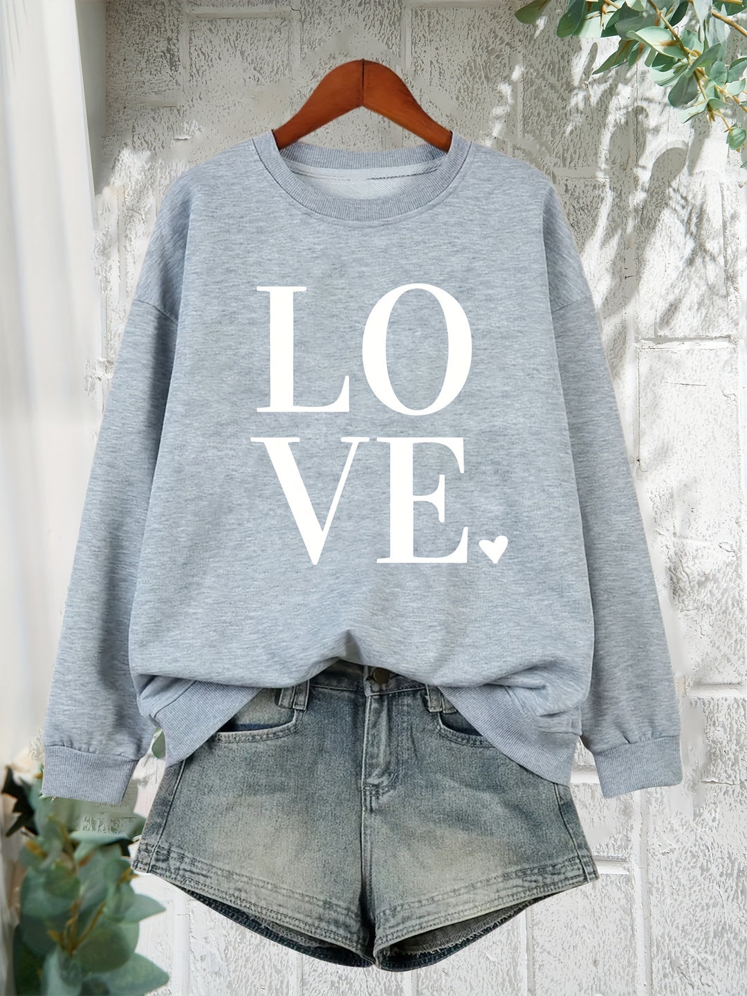 Plus Size LOVE Print Sweatshirt, Casual Long Sleeve Crew Neck Sweatshirt, Women's Plus Size Clothing
