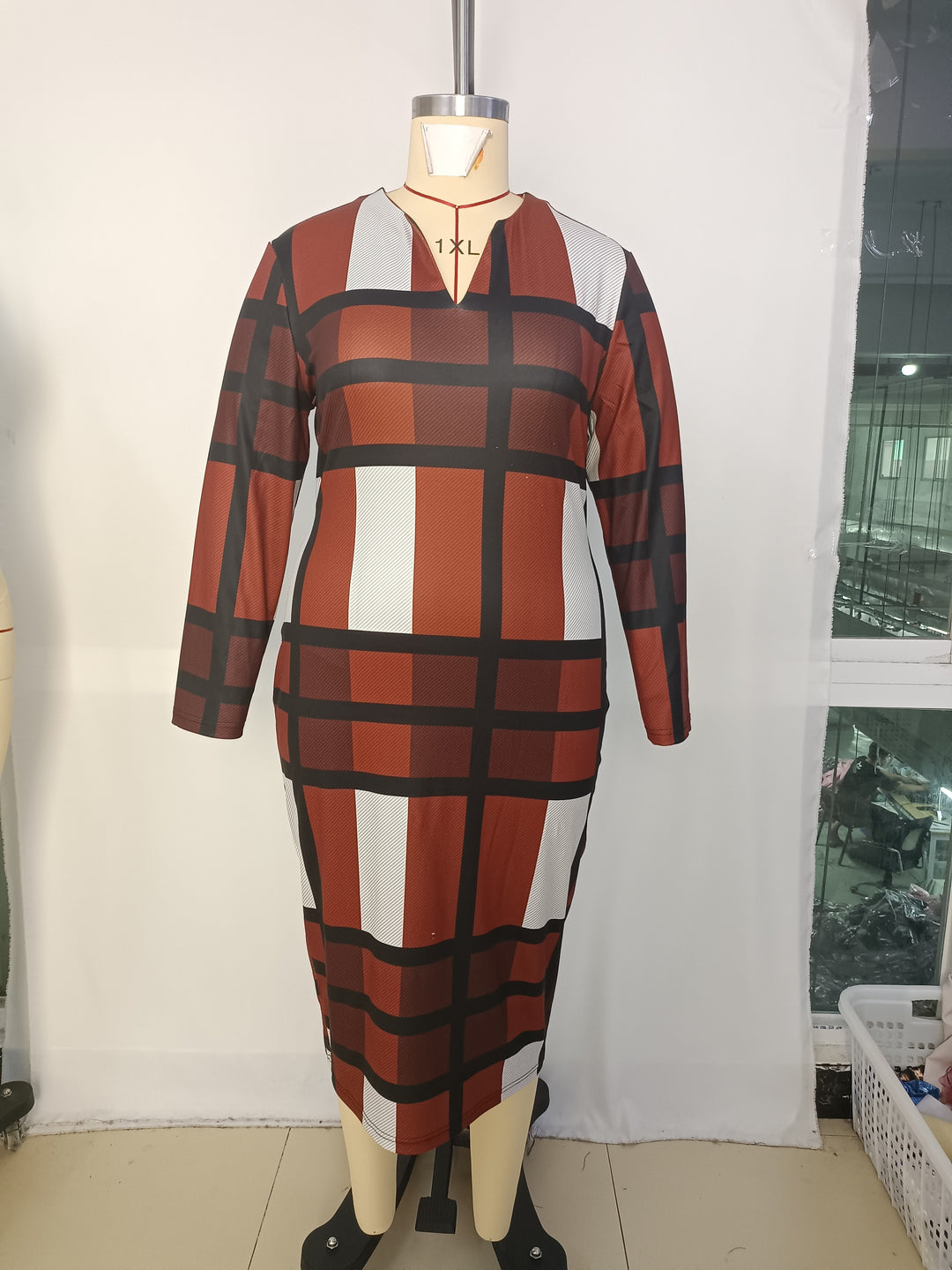 Plus Size Elegant Dress, Women's Plus Plaid Print Long Sleeve Notched Neck Bodycon Midi Dress