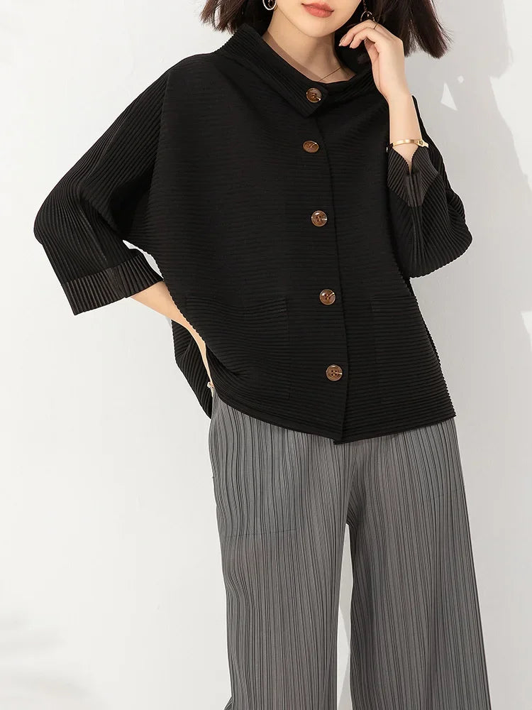 French Retro Pleated Coat - Versatile, Loose Fit, Large Size - 2023 Collection