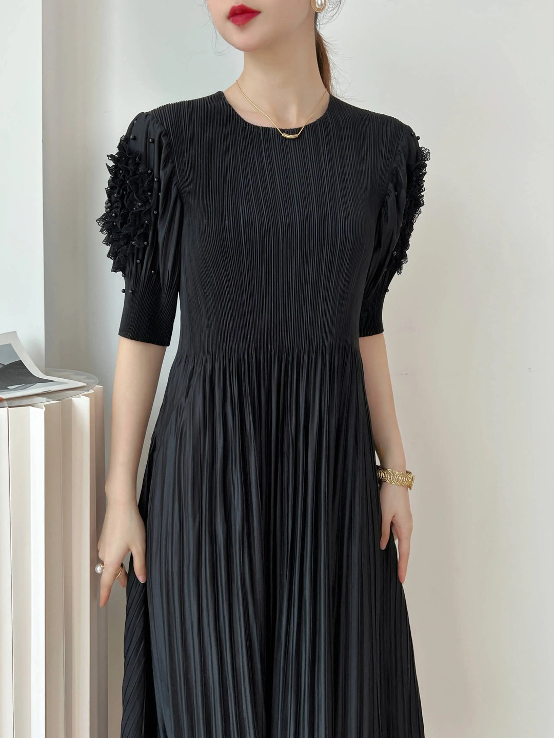 2023 Spring/Summer YUDX Pleated Dress - Bubble Sleeve, Loose Fit, Round Neck, Solid Color - Party/Date Night Must-Have