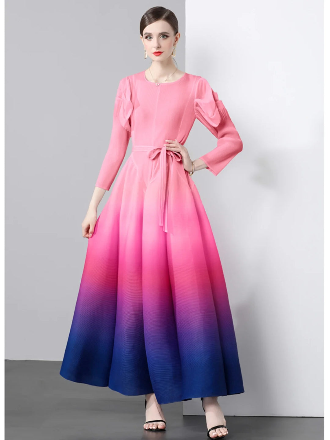 Age-Reducing Pleated Dress with Color-changing Splicing