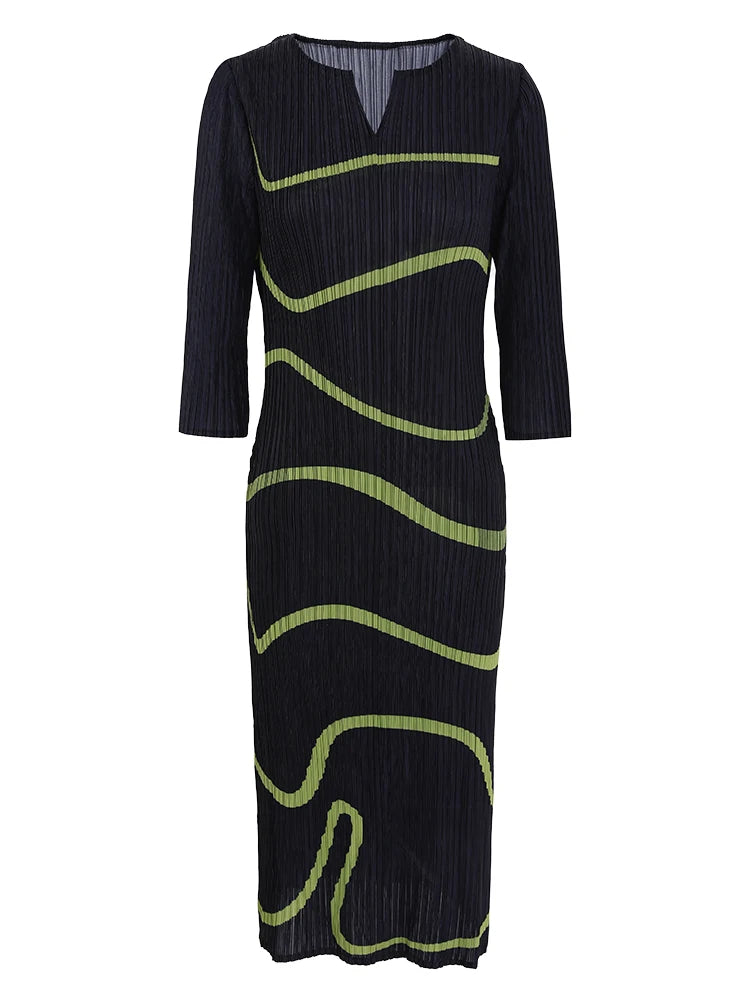 LANMREM Striped Pleated Dress | V Neck | Long Sleeves | Slim Fit | Contrast Color | 2024 Fashion | One Size