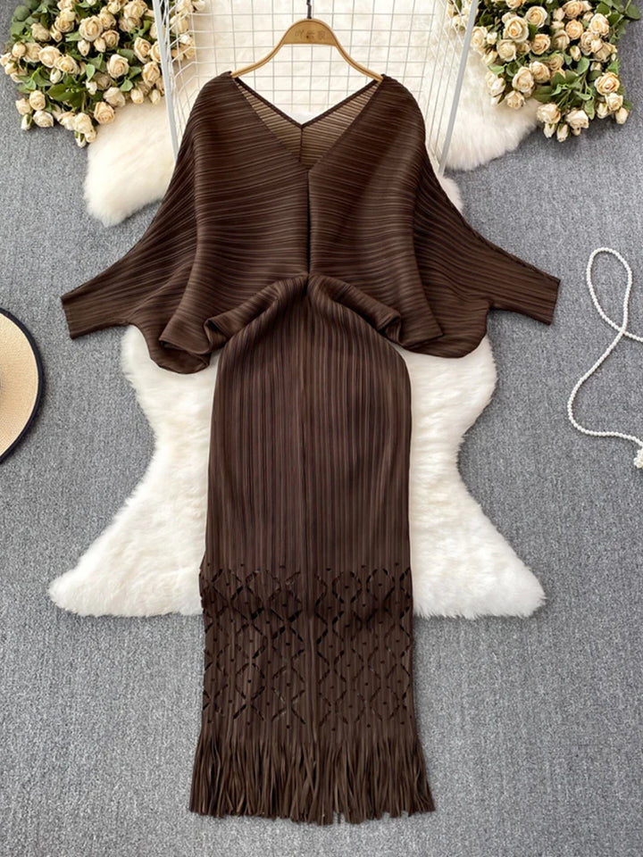 XFPV Women's Pleated Loose Bat Sleeves V-Neck Waist Wrapped Slim Fishtail Tassel Hollow Out Dress Fashion Autumn 2024 SM8709