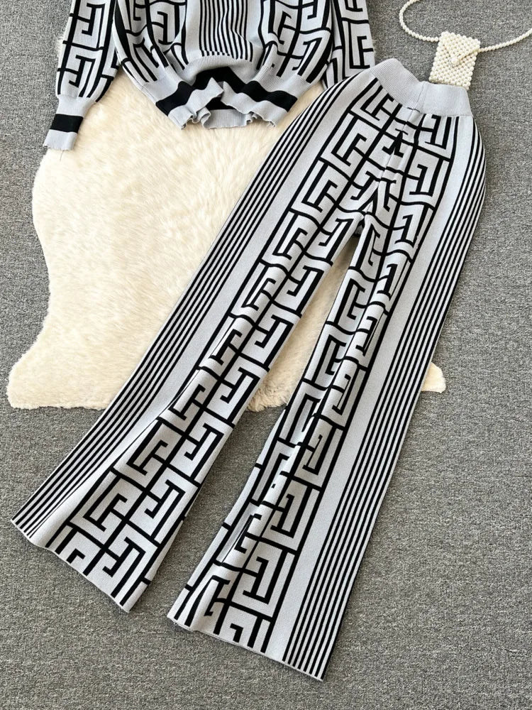 Korean Style Knit Sweater and Pants Set - Labyrinth Print - Loose Fit - Sizes XS-XL