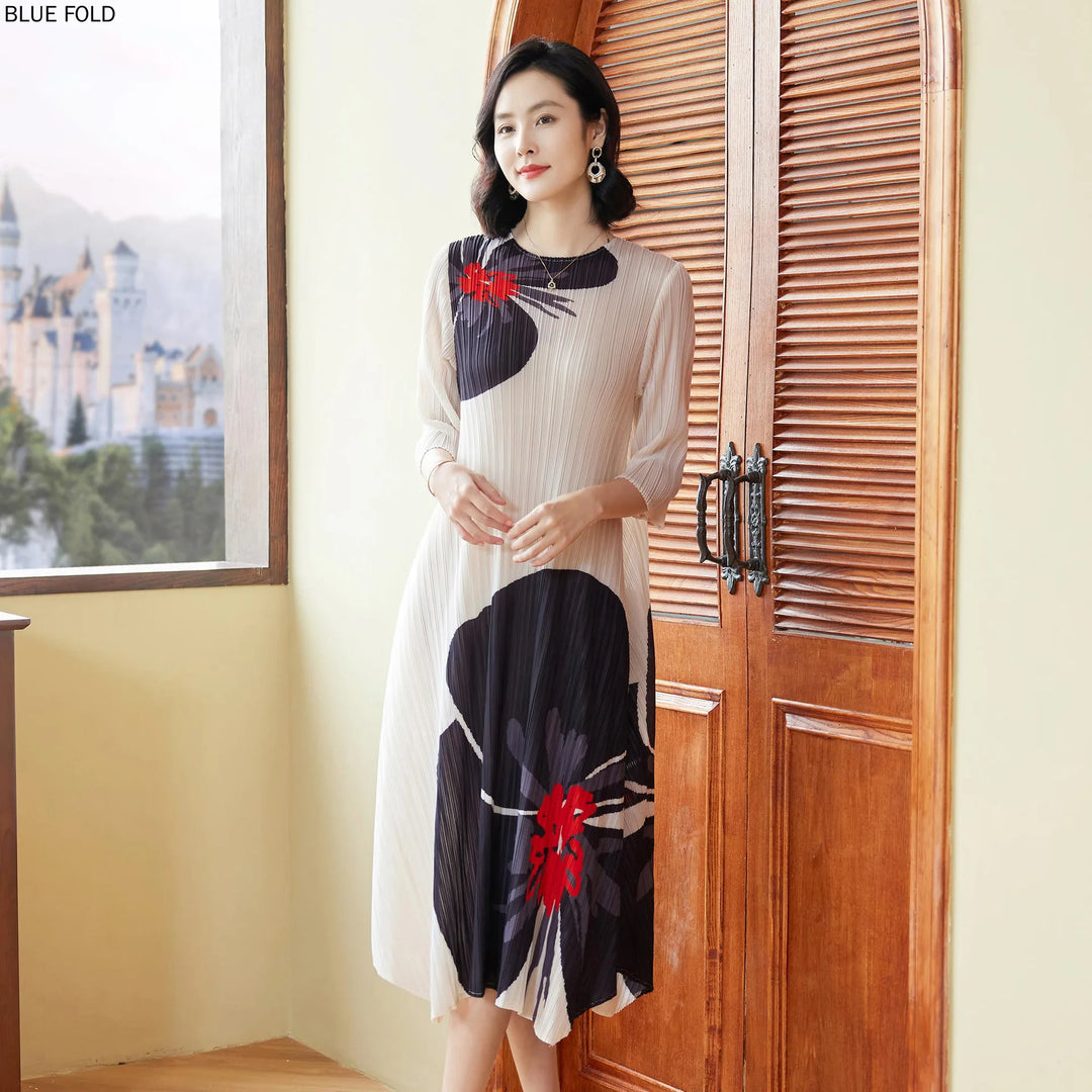 2024 Spring Printed Dress: Elegant, Loose Fit, Three-quarter Sleeves" "Size: One Size, Recommended for 45-75kg, Bust: 110-130cm, Length: 110-115cm" "Light Washing Method, Miyake Pleated Dress, Round Neck, Mid-length