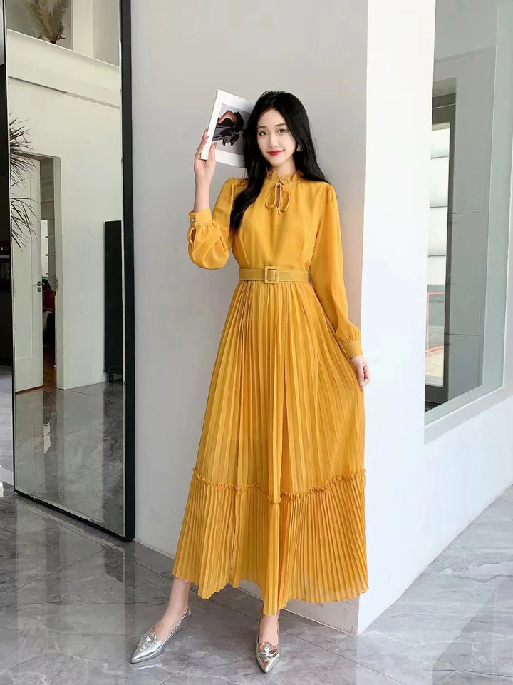 Slimming Chiffon Dress with Ruffled Neck