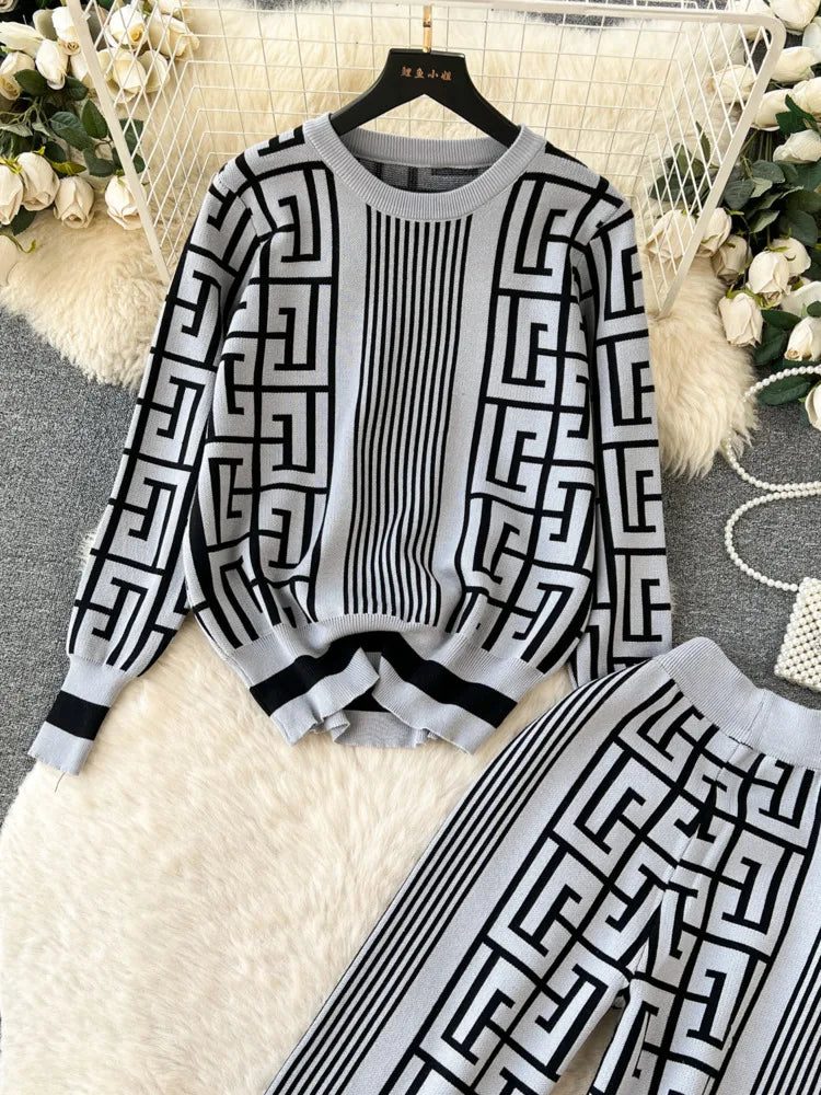 Korean Style Knit Sweater and Pants Set - Labyrinth Print - Loose Fit - Sizes XS-XL