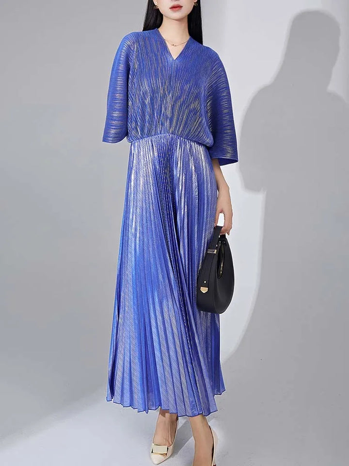 Summer Fashion: Elegant Pleated Dress for 2024 Holidays