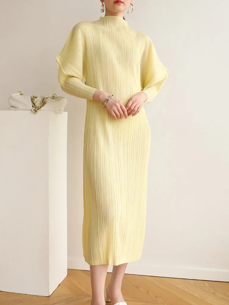 Elegant Pleated Midi Dress 2024