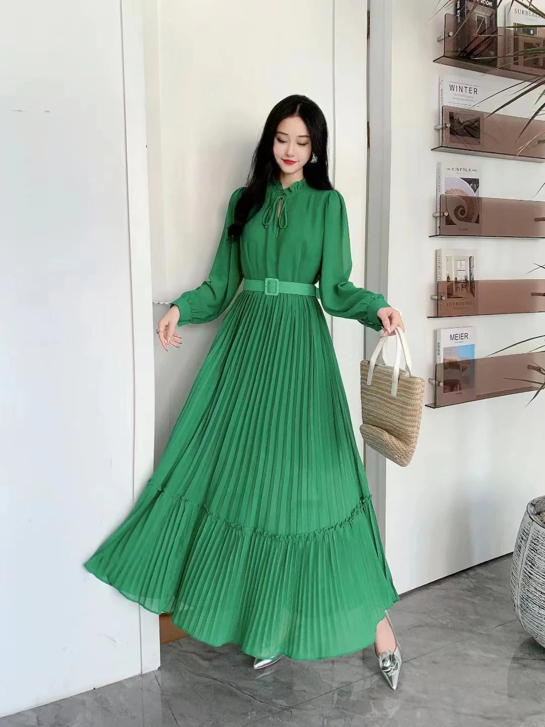 Slimming Chiffon Dress with Ruffled Neck