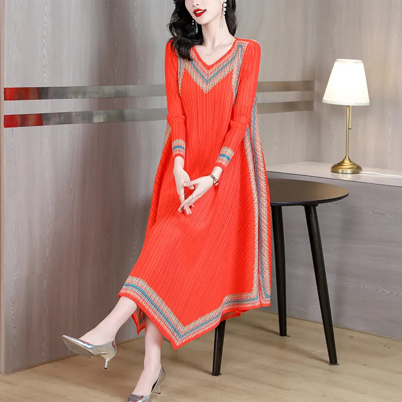 Vintage Sanzhai Pleated Dress - Elegant & Slim A-line Skirt for Women's Spring/Autumn 2023