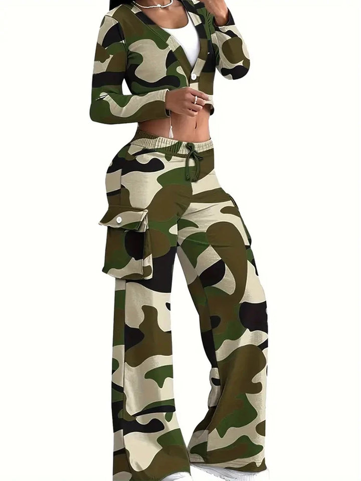 Stylish Camo Two-Piece Set - Perfect for Outdoor Sports!