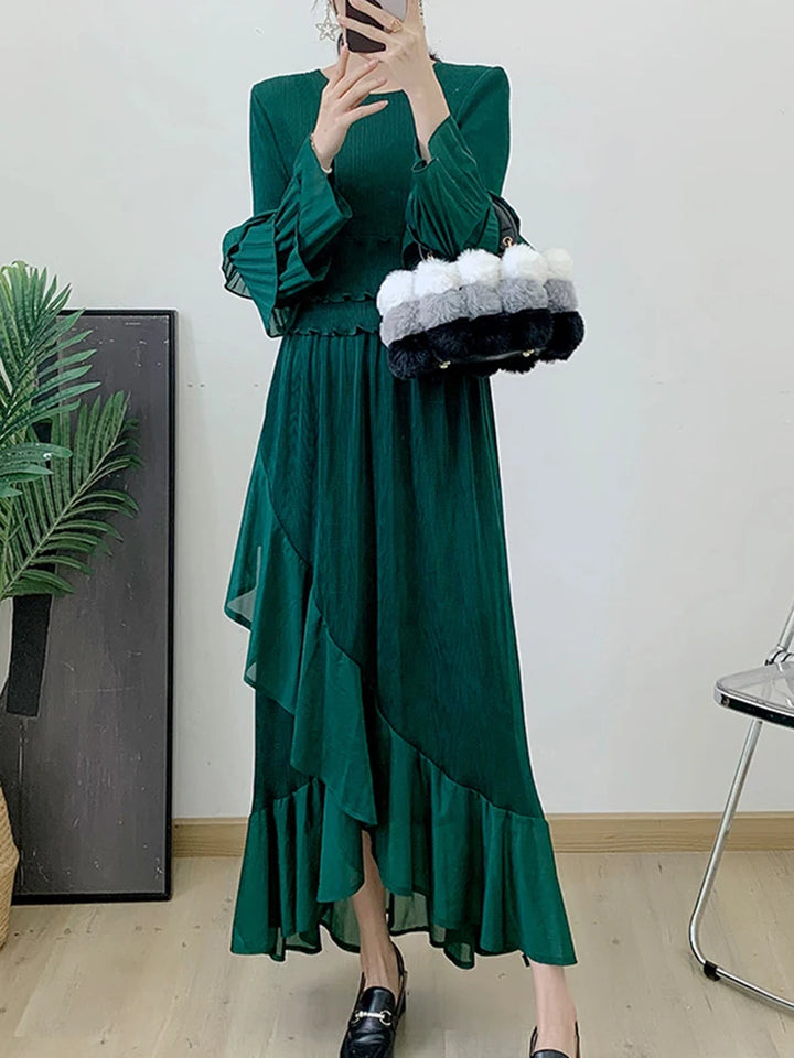 Elegant Pleated Dress with Flare Sleeves 2024