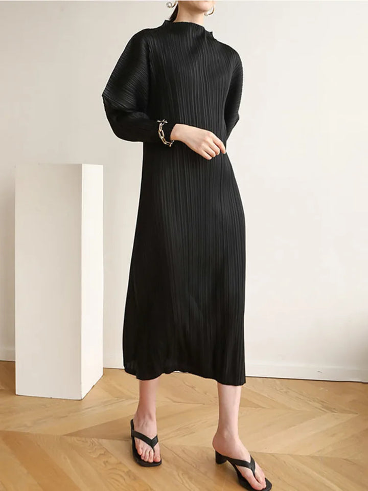 Elegant Pleated Midi Dress 2024