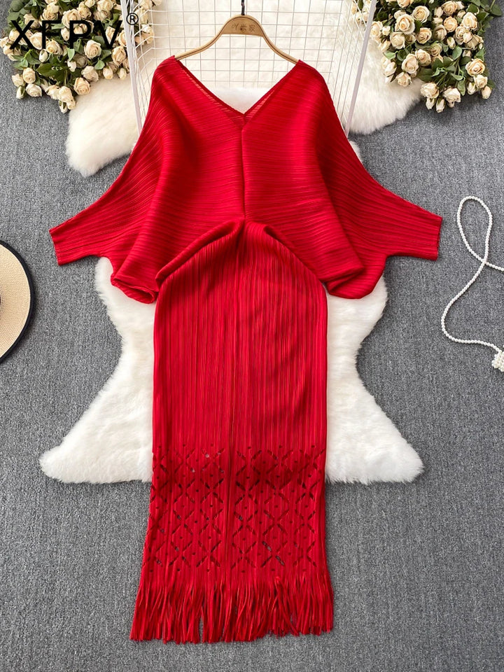 XFPV Women's Pleated Loose Bat Sleeves V-Neck Waist Wrapped Slim Fishtail Tassel Hollow Out Dress Fashion Autumn 2024 SM8709