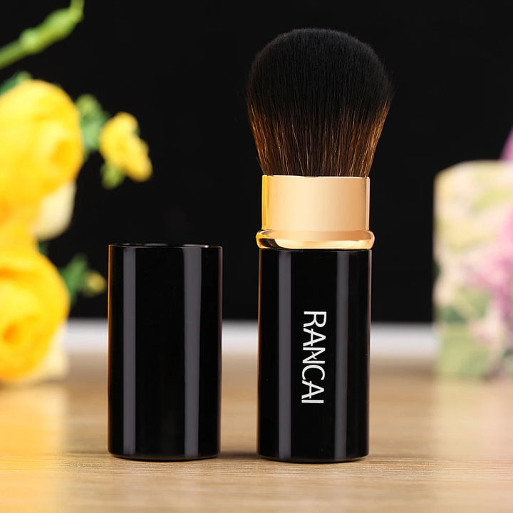 Retractable Makeup Brush - Perfect for Travel and Daily Use!