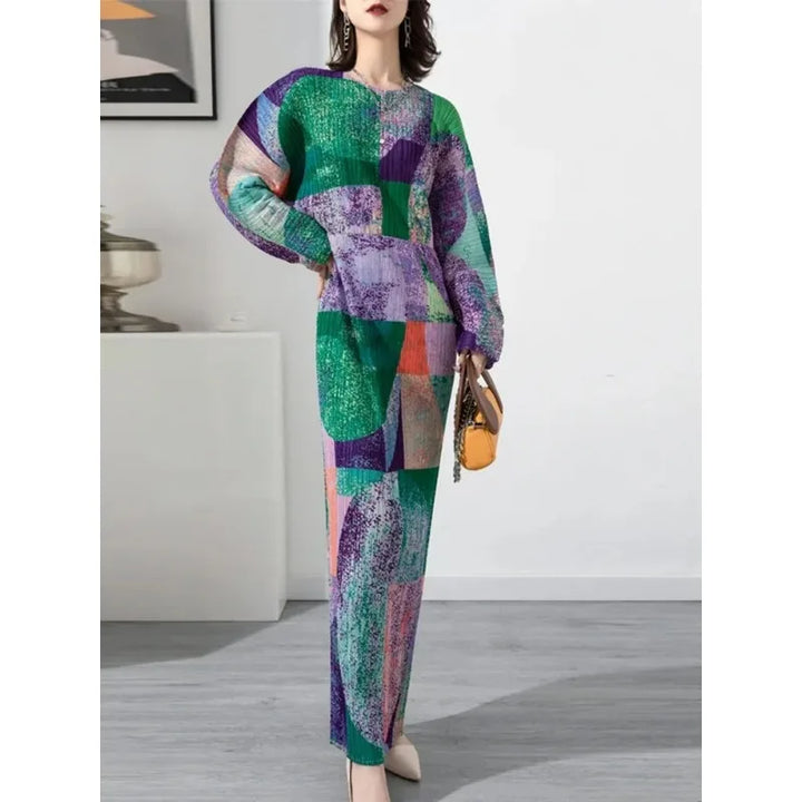 Plus Size Graffiti Art Dress: Loose Fit, Vintage Design, 2024 Spring Collection