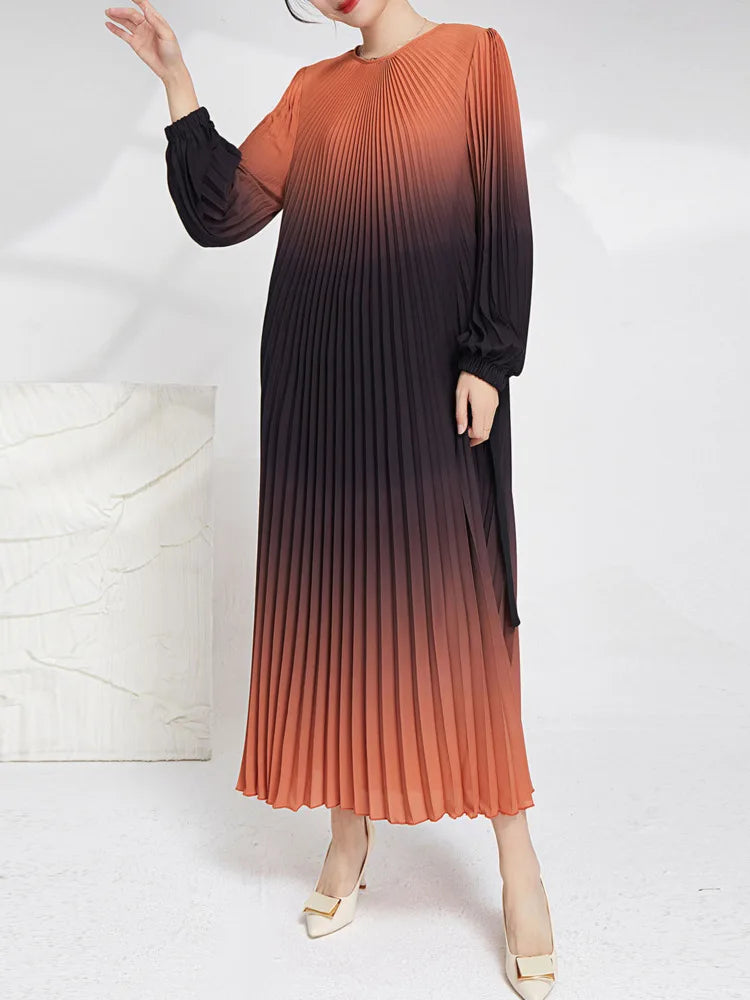 LANMREM Elegant Gradient Pleated Dress - A-line, Long Sleeves, Round Neck, Spring 2024