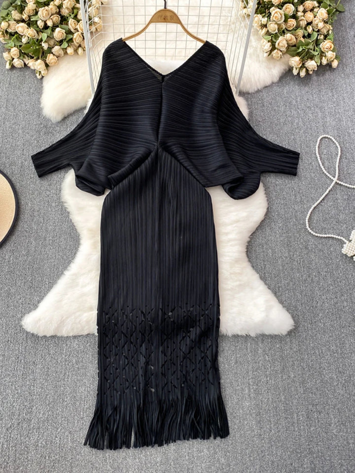 XFPV Women's Pleated Loose Bat Sleeves V-Neck Waist Wrapped Slim Fishtail Tassel Hollow Out Dress Fashion Autumn 2024 SM8709