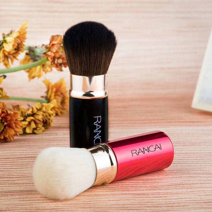 Retractable Makeup Brush - Perfect for Travel and Daily Use!