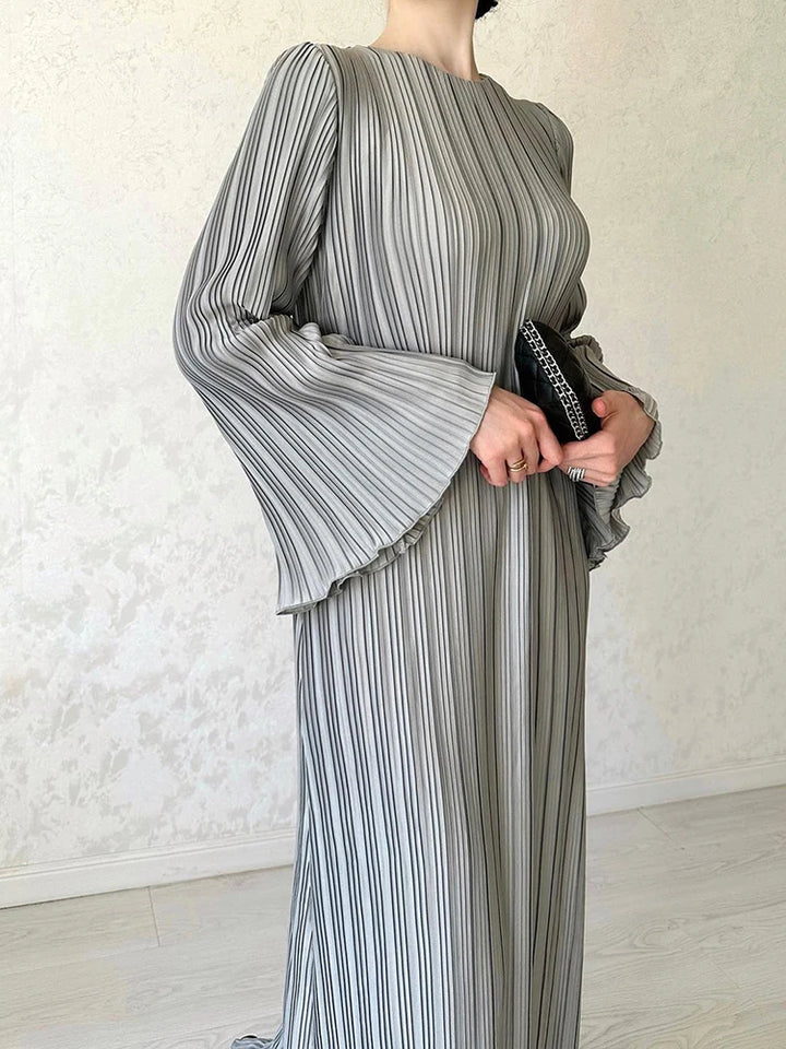 Flattering Long Maxi Dress for Women - High Street Style with Pleated Design and Flare Sleeves