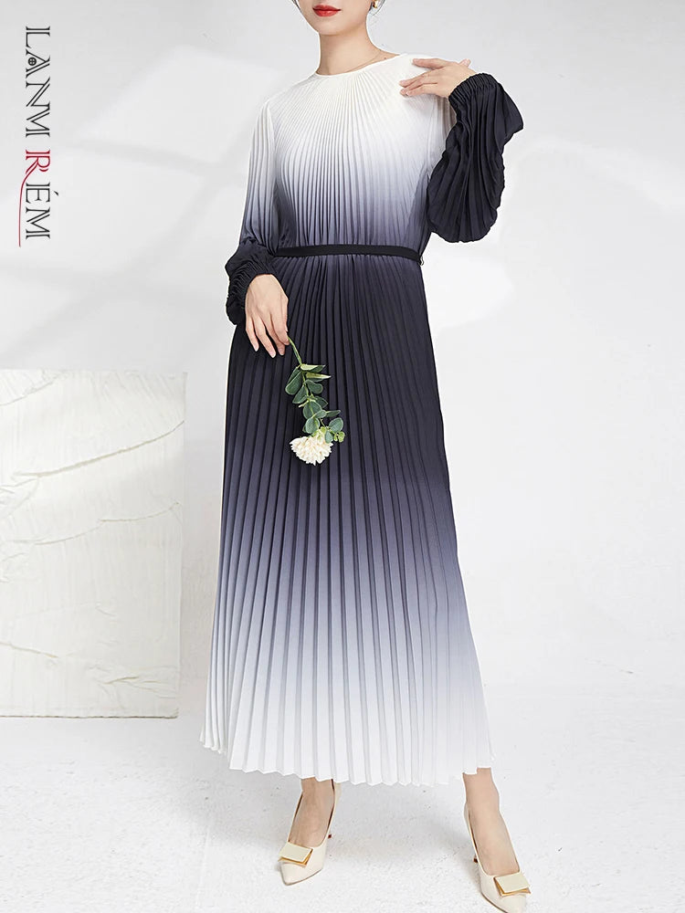 LANMREM Elegant Gradient Pleated Dress - A-line, Long Sleeves, Round Neck, Spring 2024