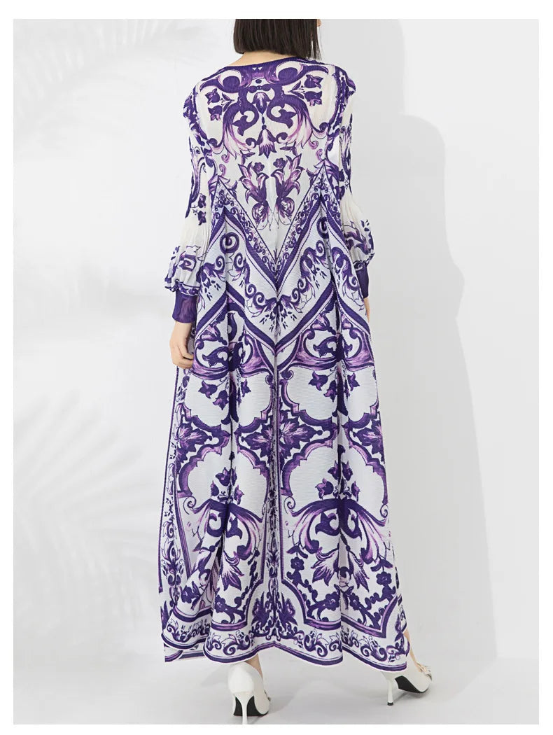 Retro Blue & White Porcelain Print Dress - Miyake Folds 2024 Spring Collection