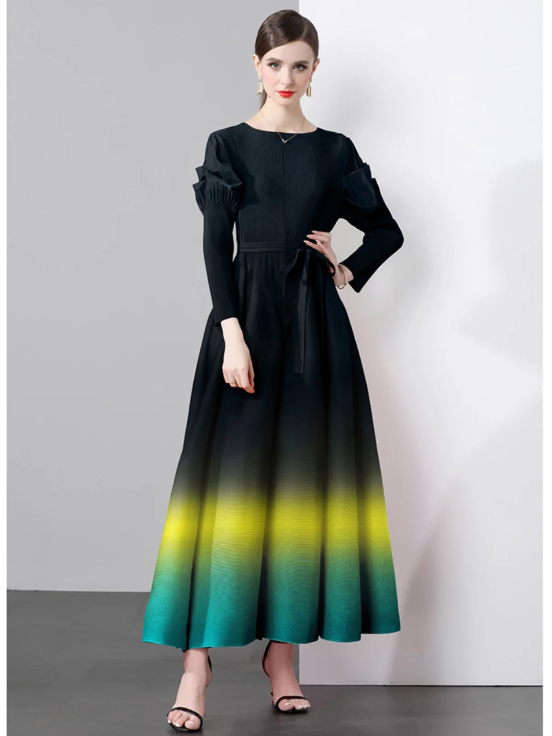 Age-Reducing Pleated Dress with Color-changing Splicing