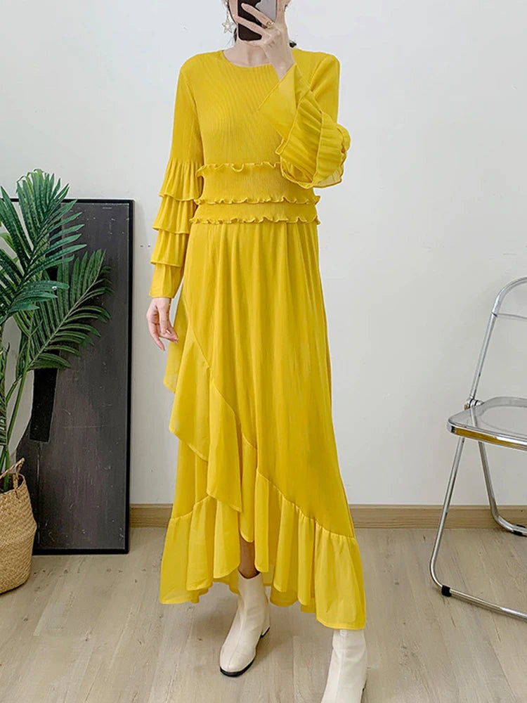 Elegant Pleated Dress with Flare Sleeves 2024