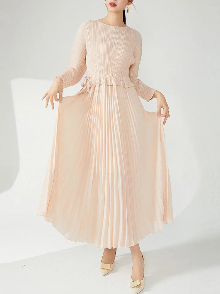 Be the Belle of the Ball with Our Elegant Pleated Dress - 2024 Spring Collection!