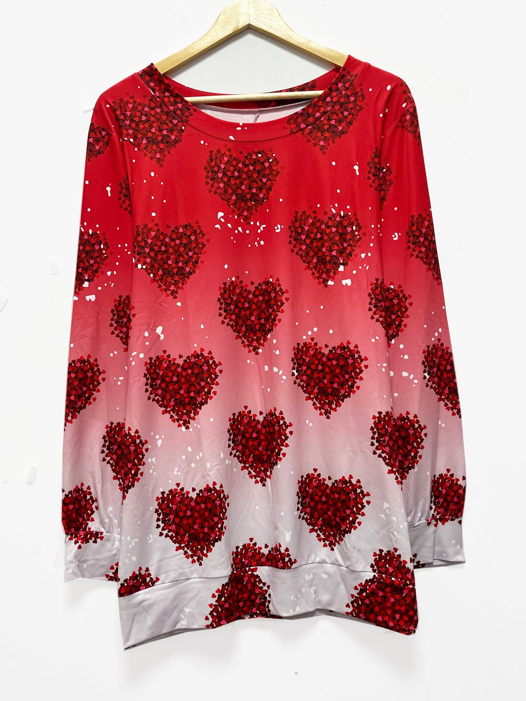 Plus Size Casual Top, Women's Plus Heart & Ombre Print Long Sleeve Round Neck Top