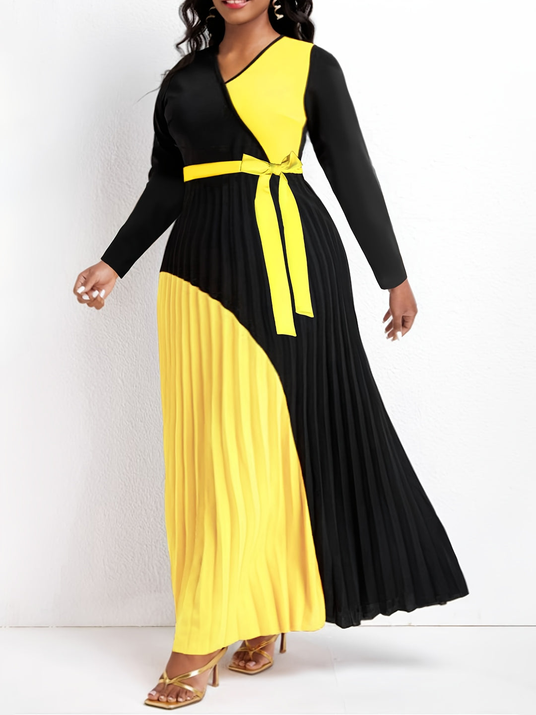 Plus Size Casual Dress, Women's Plus Colorblock Long Sleeve Surplice Neck Pleated Maxi Dress With Belt