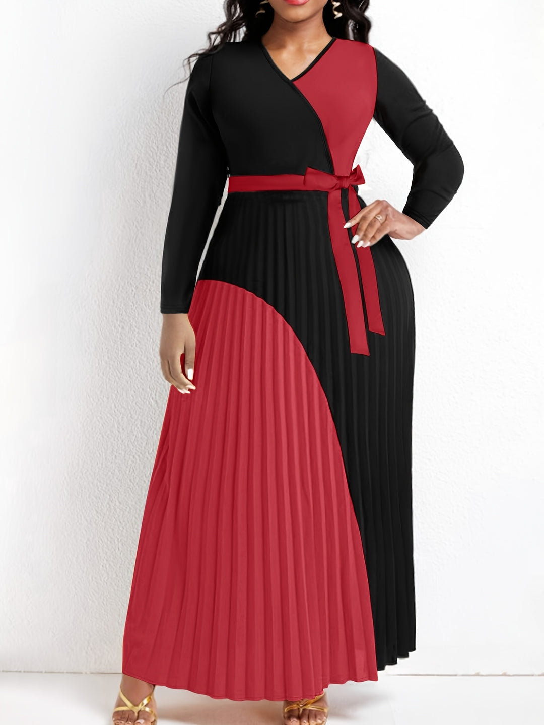 Plus Size Casual Dress, Women's Plus Colorblock Long Sleeve Surplice Neck Pleated Maxi Dress With Belt