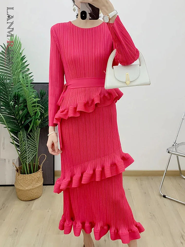 LANMREM Elegant Ruffle Dress: 2024 Spring Fashion, Pleated, Round Neck, Belt, Solid Color, Gathered Waist - 2AA3942