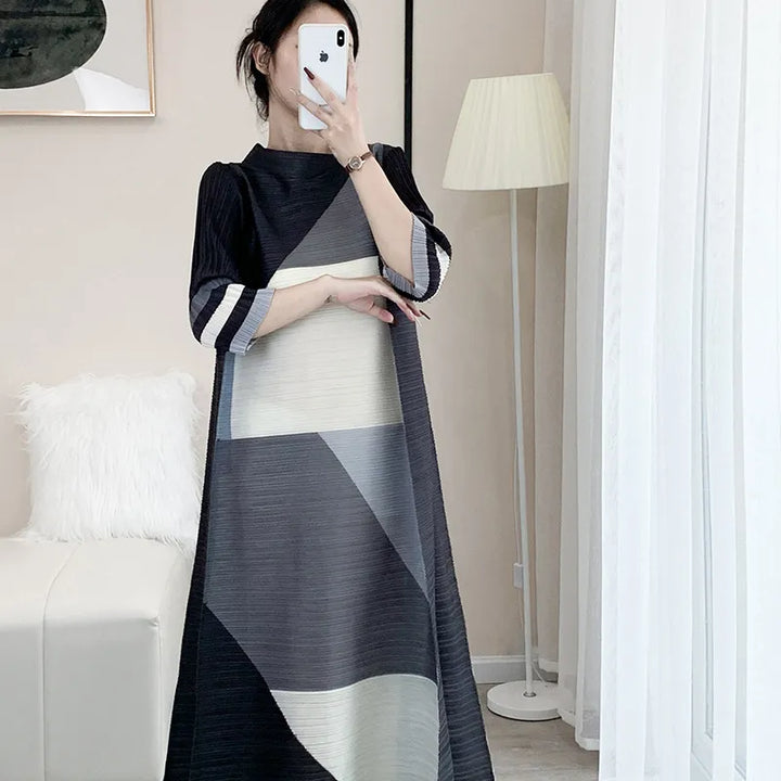 2023 Autumn Fashion Women's Oversized Print Dress with V-neck and Fungus Belt